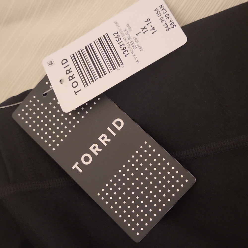 Torrid 1x Women's Sleek Black Bike Shorts. New With Tags - Picture 6 of 13